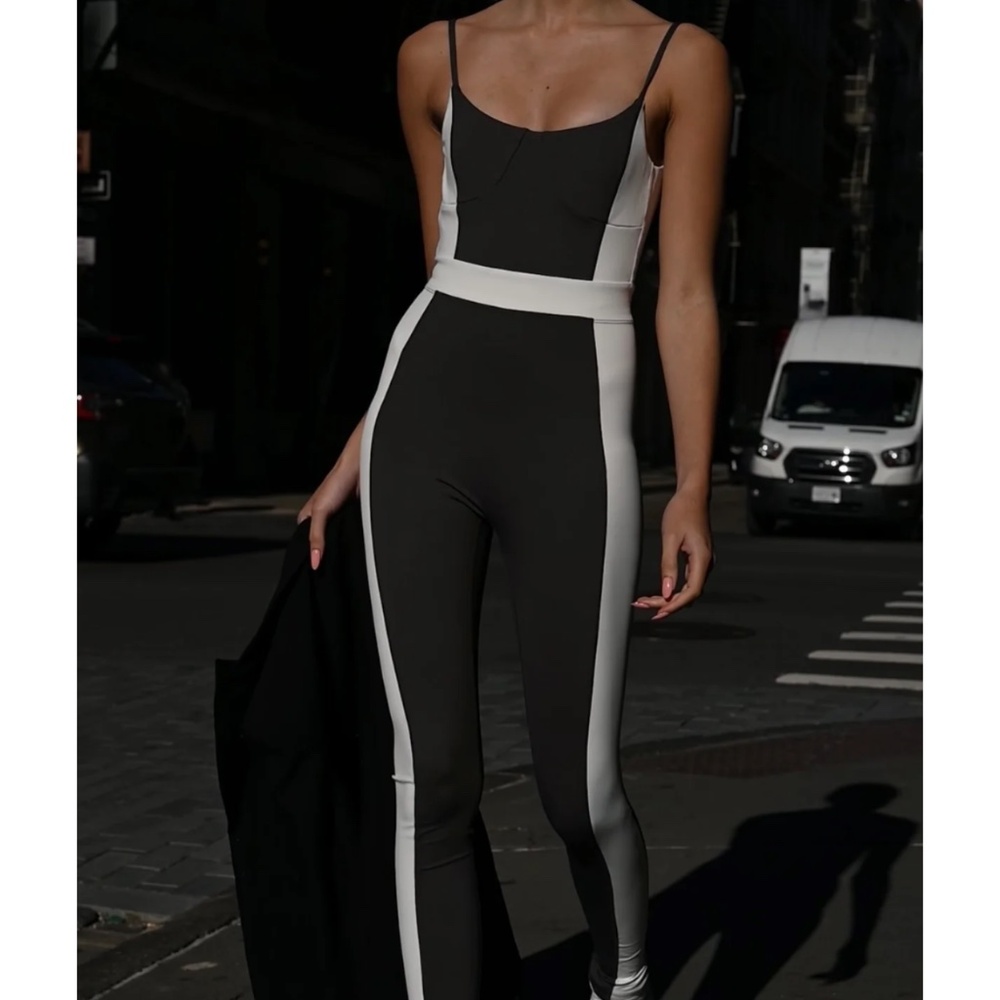 Yllwthelabel MACKENZIE BELTED BODYSUIT — CHARCOAL